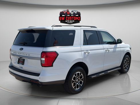 Used 2023 Ford Expedition XLT AWD/4WD image 7