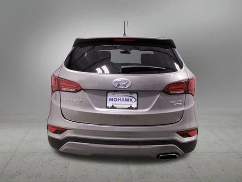 Used 2018 Hyundai Santa Fe Sport image 4