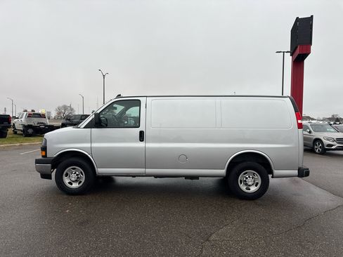 Used 2021 Chevrolet Express 3500 w/ Driver Convenience Package image 2