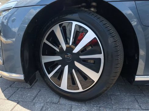 Used 2024 Lucid Air Pure RWD image 34