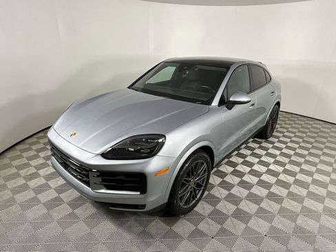 Used 2024 Porsche Cayenne Coupe image 9