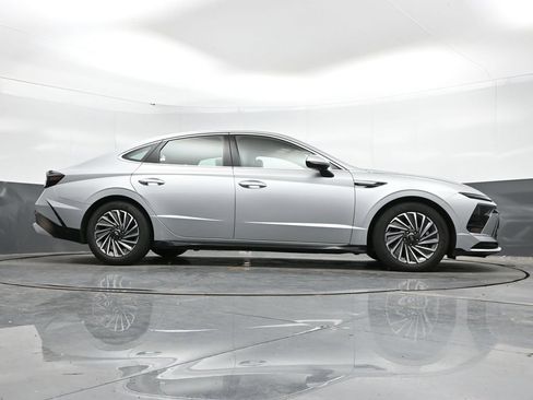 Used 2025 Hyundai Sonata SEL FWD image 42