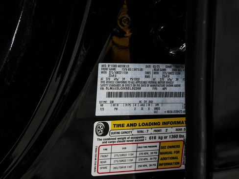 Used 2025 Lincoln Navigator Reserve image 46