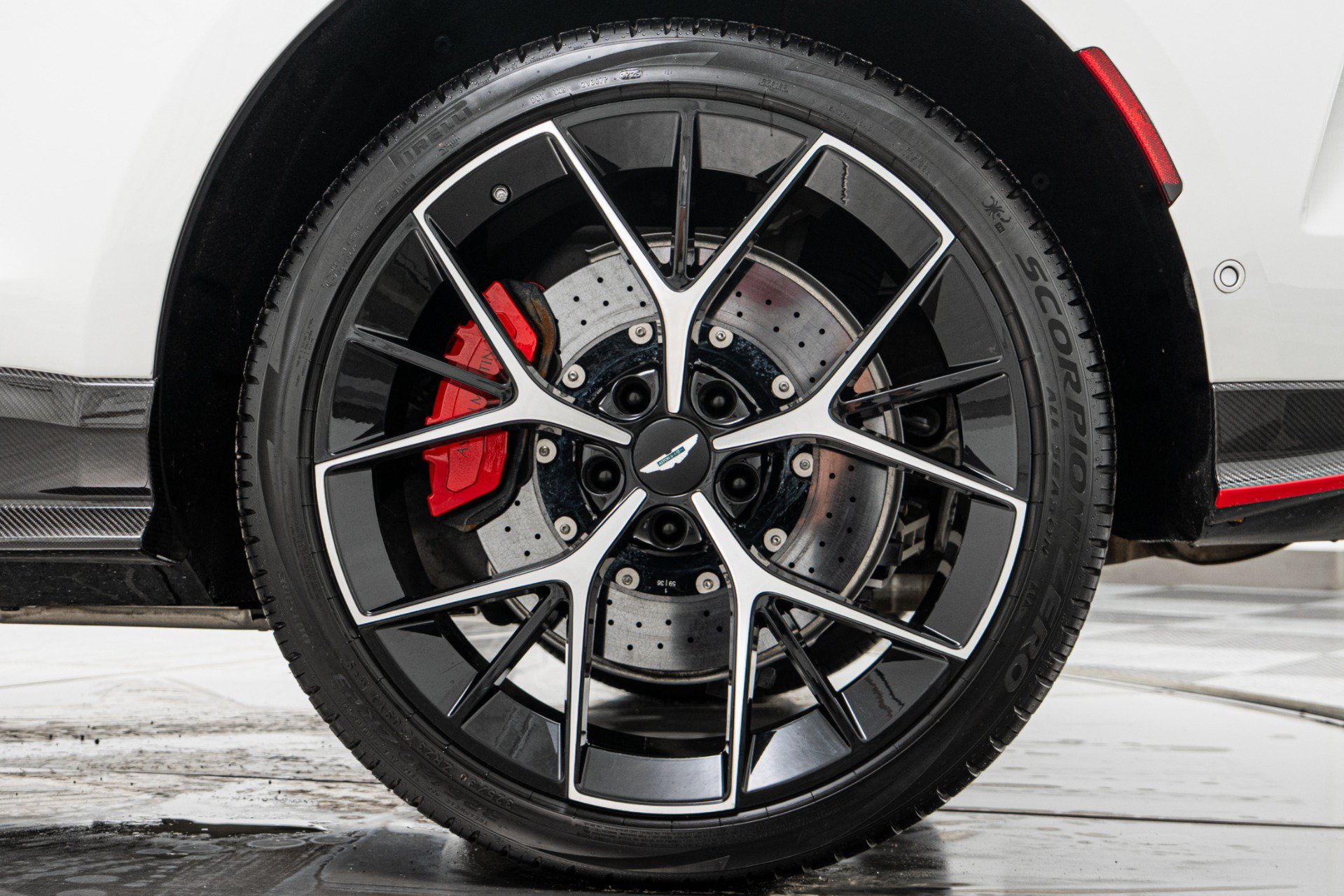 Used 2026 Aston Martin DBX S AWD/4WD image 11