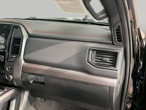 Used 2021 Nissan Titan PRO-4X w/ Pro-4x Convenience Package AWD/4WD image 19