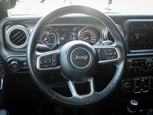 Used 2022 Jeep Wrangler Unlimited Sahara image 18