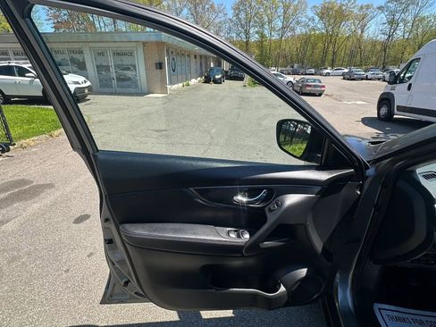 Used 2016 Nissan Rogue SL AWD/4WD image 25
