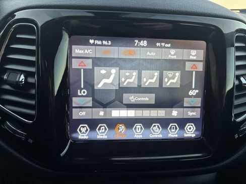 Used 2020 Jeep Compass Limited FWD image 11