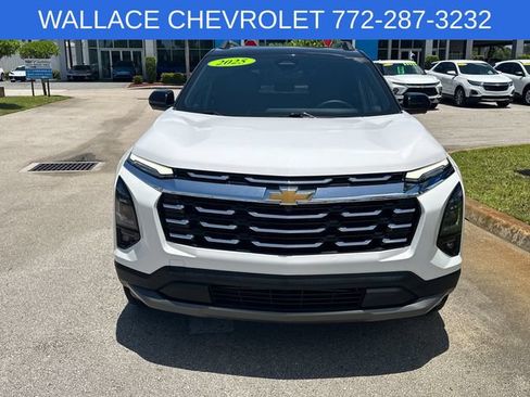 Used 2025 Chevrolet Equinox LT w/ Convenience Package II FWD image 3