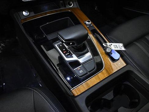 Used 2021 Audi Q5 e Premium Plus image 12