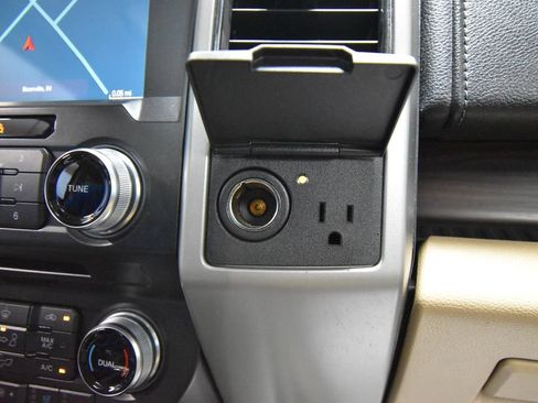 Used 2017 Ford F150 Lariat w/ Equipment Group 502A Luxury AWD/4WD image 24