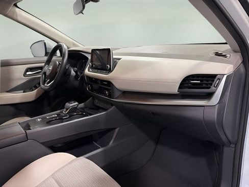 Used 2023 Nissan Rogue SV FWD image 13