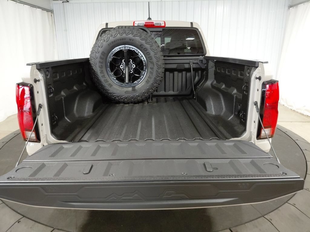 New 2026 Chevrolet Colorado ZR2 w/ ZR2 Bison Edition AWD/4WD image 8