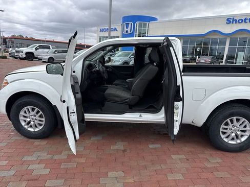 Used 2018 Nissan Frontier SV image 27