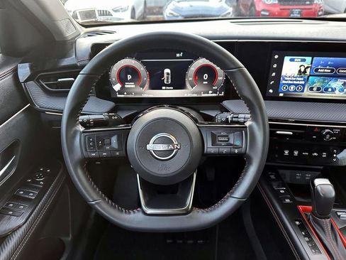 Certified 2025 Nissan Kicks SR w/ Illumination Package image 15