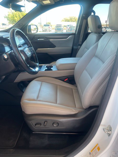 Used 2026 GMC Acadia Elevation w/ Elevation Premium Package FWD image 13