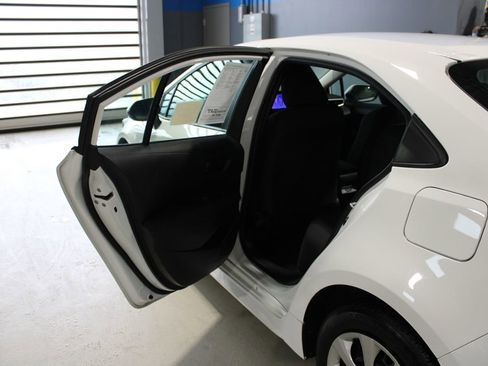 Used 2024 Toyota Corolla LE FWD image 17