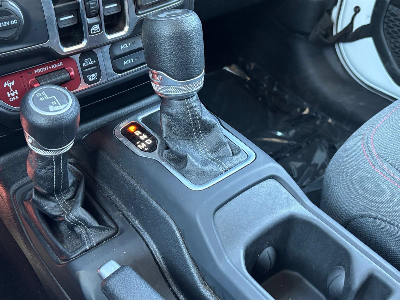 Used 2025 Jeep Wrangler Unlimited Rubicon AWD/4WD image 39