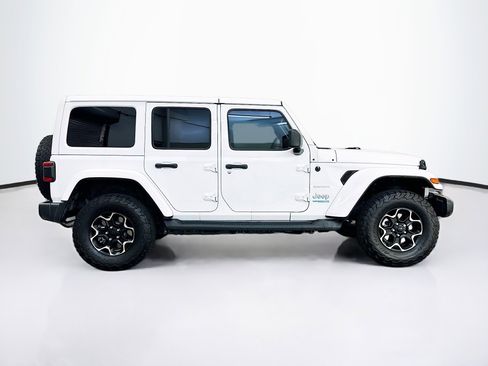 Used 2021 Jeep Wrangler Unlimited Sahara w/ Cold Weather Group AWD/4WD image 10