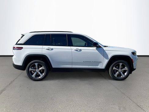 New 2026 Jeep Grand Cherokee Limited w/ Trailer Tow Package RWD image 8
