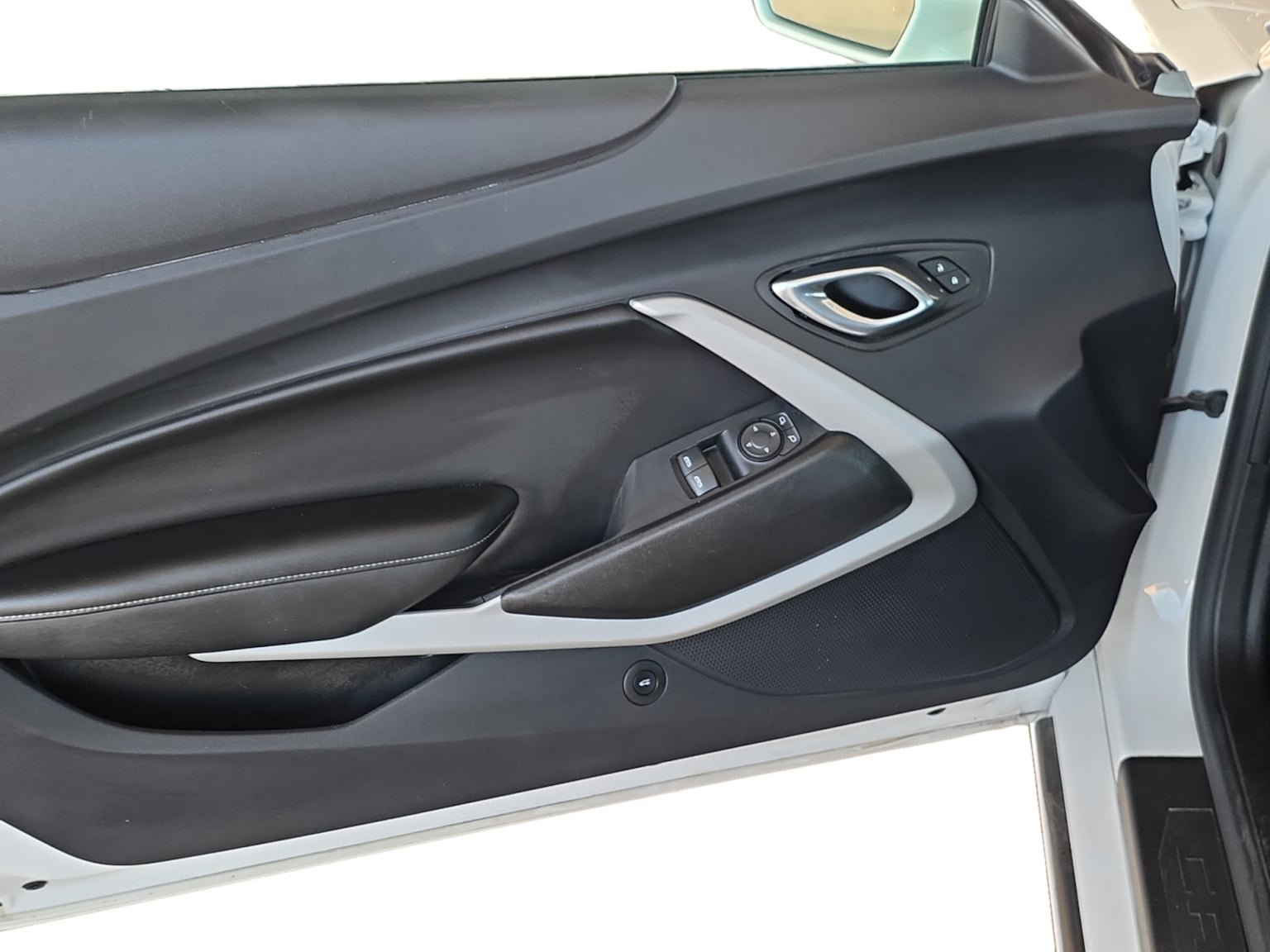 Used 2023 Chevrolet Camaro LT RWD image 12