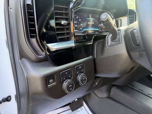 Used 2025 Chevrolet Silverado 2500 LT AWD/4WD image 11