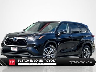 Used 2023 Toyota Highlander XLE FWD video 1