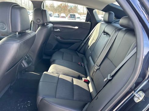 Used 2014 Chevrolet Impala LT w/ Convenience Package image 23