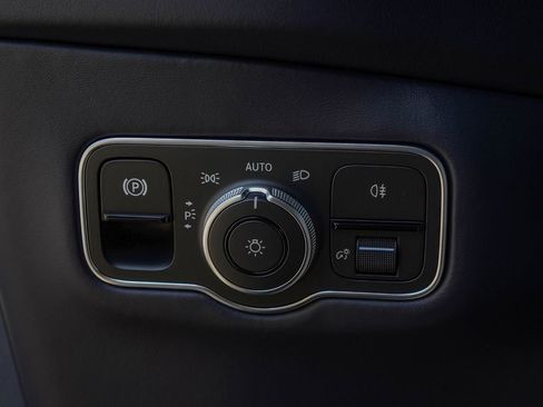 New 2026 Aston Martin DBX 707 image 26