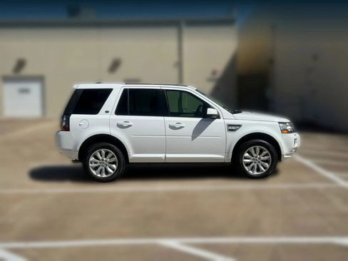 Used 2013 Land Rover LR2 HSE AWD/4WD image 10