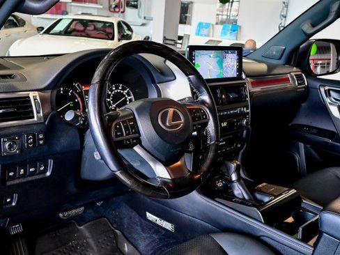 Used 2022 Lexus GX 460 Luxury w/ Sport Design Package image 13