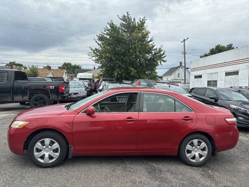 Used 2009 Toyota Camry LE FWD image 9