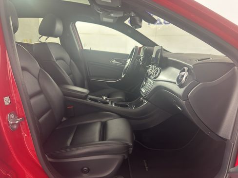 Used 2019 Mercedes-Benz GLA 250 image 43