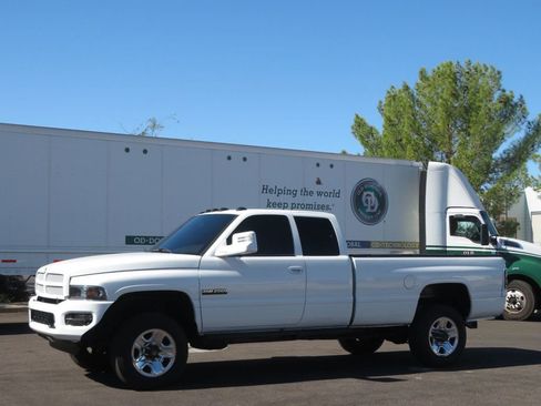 Used 1997 Dodge Ram 2500 Truck 2WD Club Cab image 1