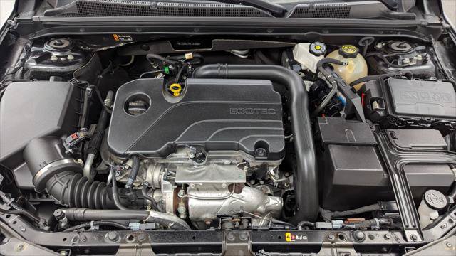 Used 2023 Chevrolet Malibu LT FWD image 29