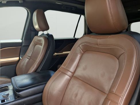 Used 2022 Lincoln Aviator Reserve w/ Equipment Group 201A RWD image 5
