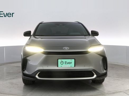 Used 2023 Toyota bZ4X Limited image 3