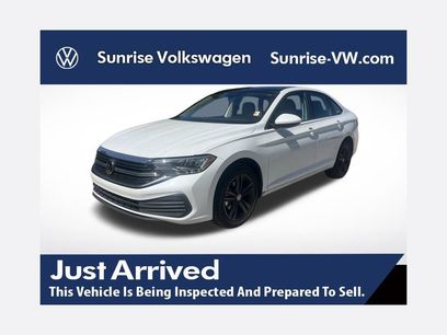 Used 2024 Volkswagen Jetta SE w/ Panoramic Sunroof Package
