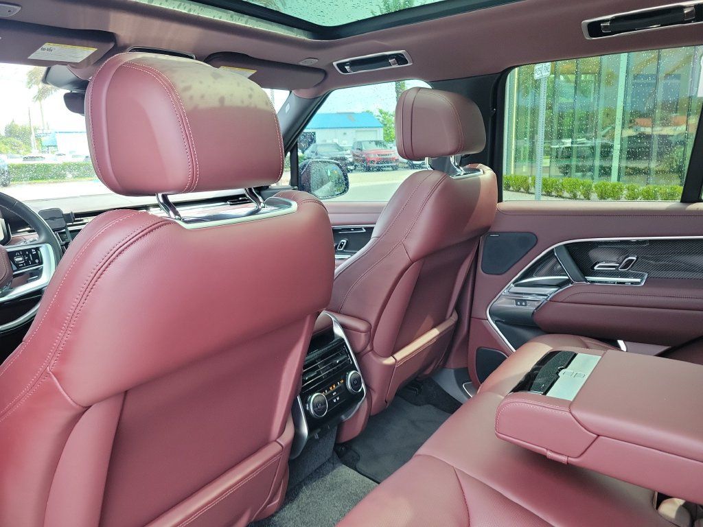 Certified 2023 Land Rover Range Rover SE AWD/4WD image 17