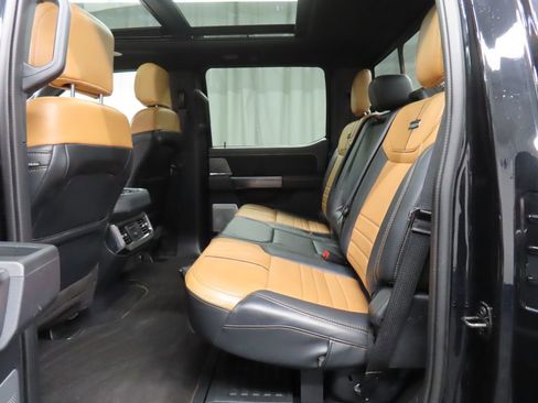 Used 2023 Ford F250 Platinum w/ FX4 Off-Road Package AWD/4WD image 13