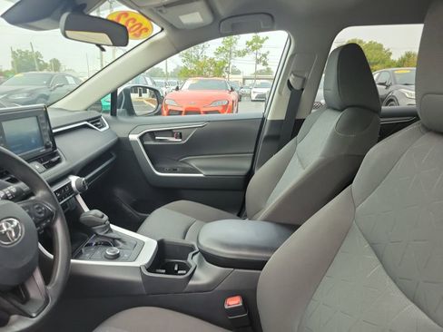 Used 2022 Toyota RAV4 XLE image 17
