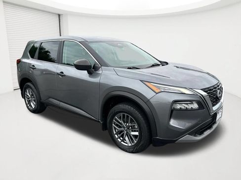 Used 2023 Nissan Rogue S AWD/4WD image 3