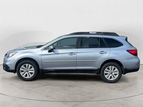 Used 2017 Subaru Outback 2.5i Premium image 2