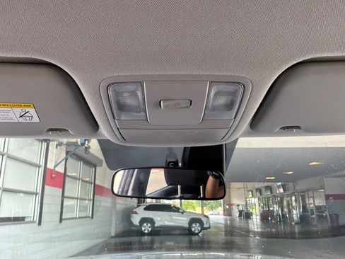 Used 2025 Kia Soul LX w/ LX Technology Package FWD image 14