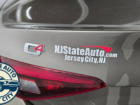 Used 2019 Alfa Romeo Giulia AWD image 34