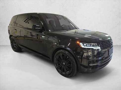 Used 2023 Land Rover Range Rover Long Wheelbase SE AWD/4WD image 3