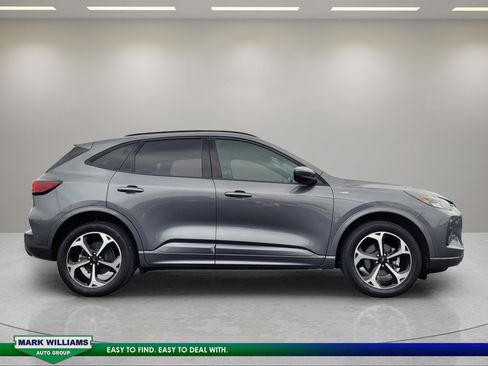 Used 2023 Ford Escape ST-Line Select w/ Tech Pack #2 AWD/4WD image 2