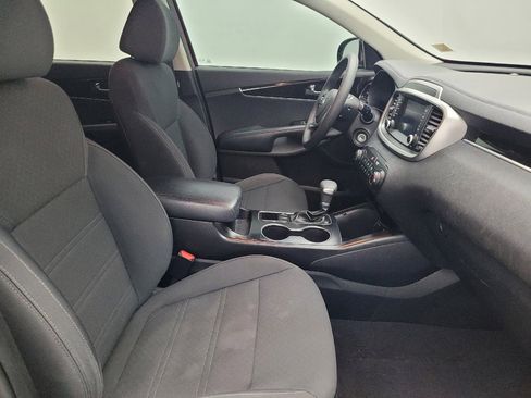 Used 2020 Kia Sorento LX image 21