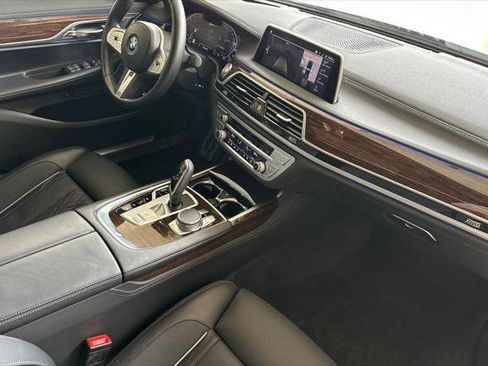 Used 2022 BMW 745e xDrive w/ M Sport Package AWD/4WD image 14