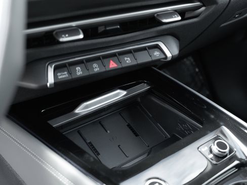 New 2026 Audi Q3 quattro 2.0T AWD/4WD image 16